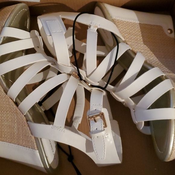 Liz Claiborne Sandals - Picture 2 of 4